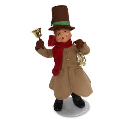 Annalee 9" Caroler Man 2018 - Mint - 660118