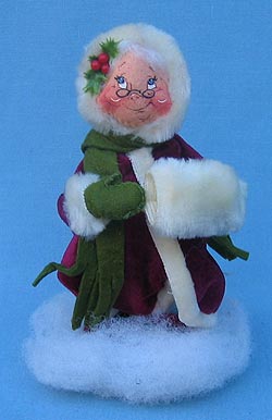 Annalee 7" Victorian Mrs Santa - Open Eyes - Near Mint / Excellent - 681586