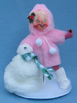 Annalee 7" Girl Building Snowman - Mint - 723194