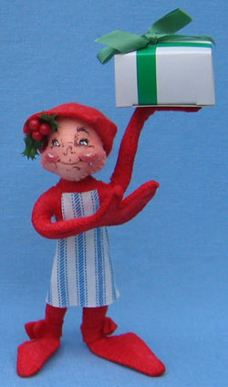 Annalee 5" Red Workshop Elf with Gift - Mint / Near Mint - 735692ox