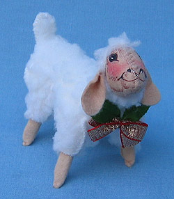 Annalee 5" Ivory Christmas Lamb with Bow - Mint / Near Mint - 742496