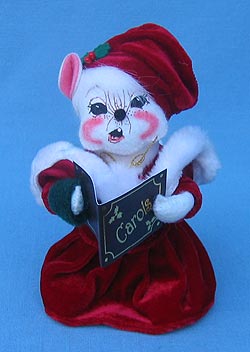 Annalee 6" Caroller Woman Mouse - Mint - 769704