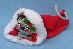 Annalee 7" Mouse in Velour Santa Cap - Mint / Near Mint - 773087sq