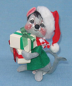 Annalee 7" Mouse with Presents - Mint / Near Mint - 773584