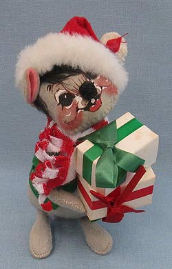 Annalee 7" Mouse with Presents - Excellent - 773584a