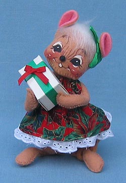 Annalee 7" Christmas Party Girl Mouse - Mint - 773696