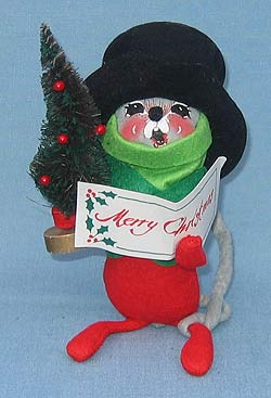 Annalee 7" Caroller Mouse with Hat & Tree - Mint / Near Mint - 775492