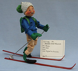 Annalee 10" Cross Country Skier -  Near Mint - Signed - 816085s