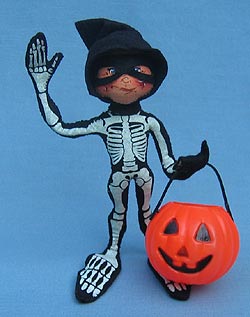 Annalee 10" Brighty Bones Black Skeleton Elf with Pumpkin - Mint - 865500