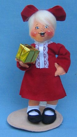 Annalee 7" Christmas - Valentine Best Girl Holding Gift- Mint - 967400