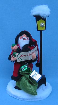 Annalee 10" Merry Christmas To All Caroling Santa Holding Elf Vignette - Mint - 990197