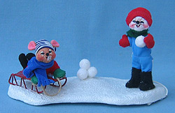 Annalee 3" Snowball Attack Mice Vignette - Mint - 996605