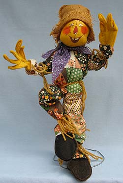 Annalee 18" Scarecrow in Patchwork - Very Good - A346-77a