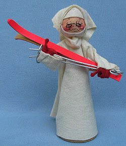 Annalee 10" Nun in White Habit with Skis & Poles - Near Mint - A61-70