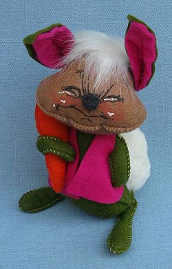 Annalee 7" Pink Yum Yum Bunny with Carrot - Mint - B92-66x