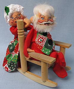 Annalee 7" Mr & Mrs Santa in Rocking Chair -1981 - Mint - C19-81