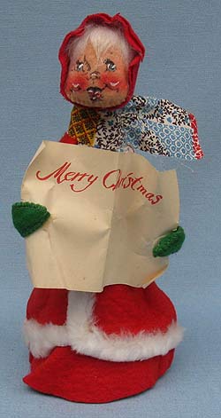 Annalee 10" Caroler Girl - Near Mint - C209-75tong