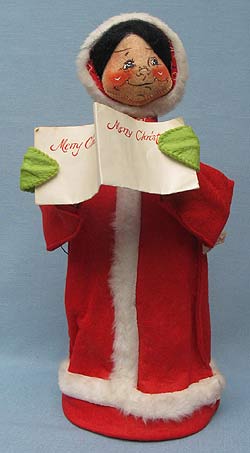 Annalee 18" Caroler Girl - Near Mint - C211-76ox