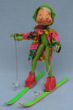 Annalee 10" Lime Green Elf with Skis & Poles - Near Mint - E2-70lgxx