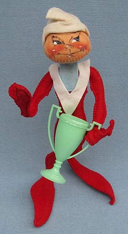 Annalee 10" Red Elf with Trophy - Mint - E5-64r