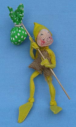 Annalee 10" Yellow Elf with Sack - Mint - EV-64y