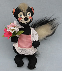 Annalee 12" Girl Skunk - Near Mint - G650-82a