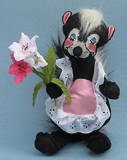 Annalee 12" Girl Skunk - Signed - Mint - G650-82s