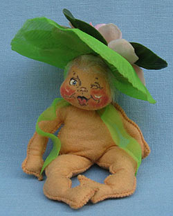 Annalee 7" Garden Club Baby in Green Hat - Excellent - M142-66w