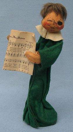 Annalee 10" Green Choir Boy - Near Mint - M22-67grBR1