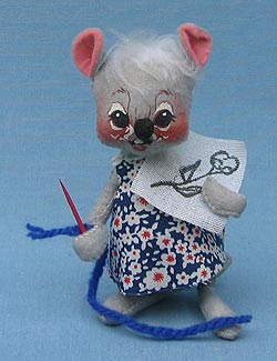 Annalee 7" Needlework Mouse - Mint / Near Mint - M480-76