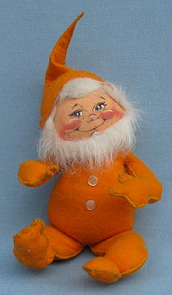 Annalee 12" Orange Gnome with Buttons - Mint - M61-67or