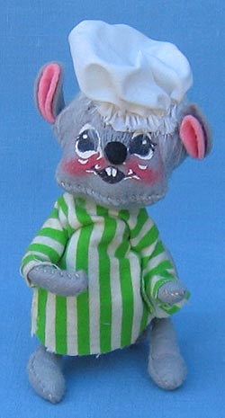 Annalee 7" Nightshirt Girl Mouse with Boudoir Cap - Near Mint / Excellent - M93-67