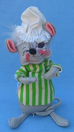 Annalee 7" Nightshirt Girl Mouse with Boudoir Cap - Very Good - M93-67w