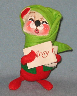 Annalee 7" Caroller Mouse - Mint / Near Mint - N141-77