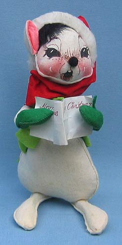 Annalee 12" Caroller Boy Mouse - Excellent - N151-79