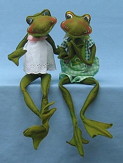 Annalee 18" Boy & Girl Frog - Near Mint / Excellent - N505-N504-79