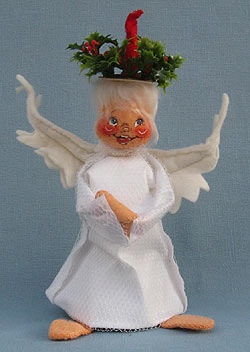 Annalee 7" Angel with Candle & Wreath - Open Eyes - Mint - R124-79