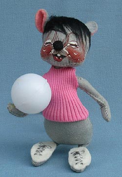 Annalee 7" Volleyball Girl Mouse - Mint - R404-80