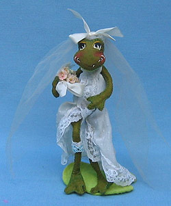 Annalee 10" Bride Frog - Very Good - R507-80a