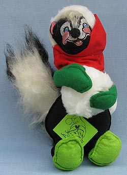 Annalee 12" Skunk with Snowball - Mint - S659-82