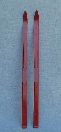 Annalee 10.5" Pair of Red Plastic Cross Country Skis - Mint - SKID