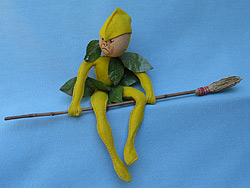 Annalee 10" Woodsprite with Broom - Mint - X-60xx