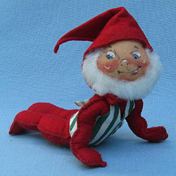 Annalee 7" Red Gnome with Green and White Vest - Mint - X18-64r