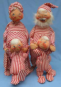 Annalee 29" Mr & Mrs Tuckered with Two PJ Kids - Mint / Near Mint - X30-72mint