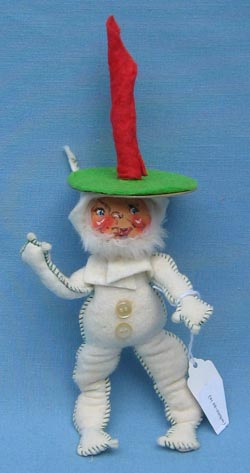 Annalee 7" Gnome with Candle - Very Good - Z261-71a