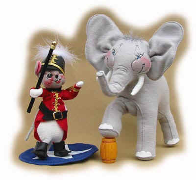 The Annalee elephant doing his tricks for the Ringmaster Mouse 9705